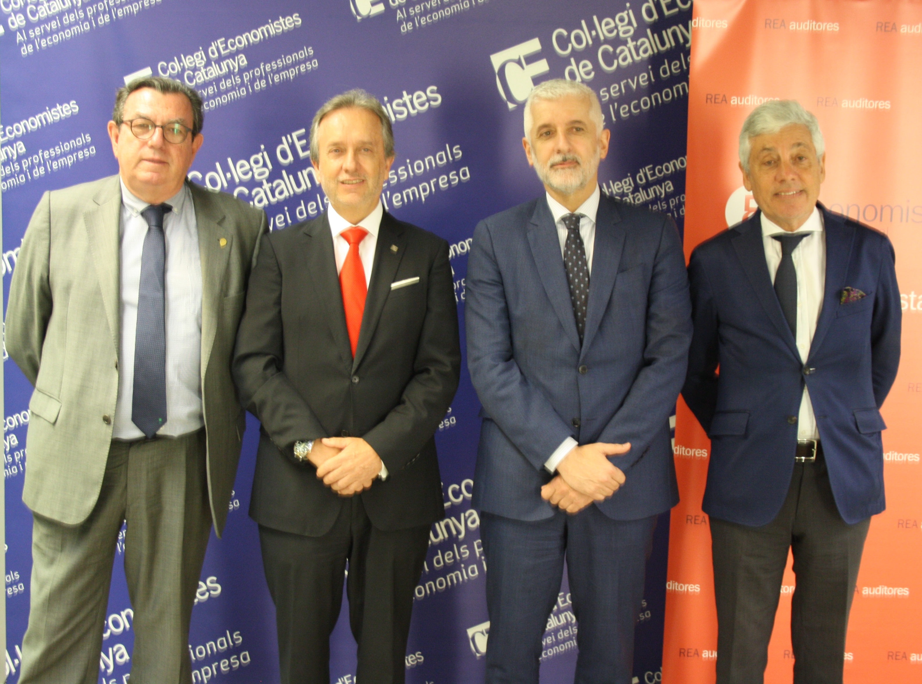 Miquel Salazar, Carles Puig de Travy, Valentí Pich i Emilio Álvarez, en l'acte del Col·legi d'Economistes. 