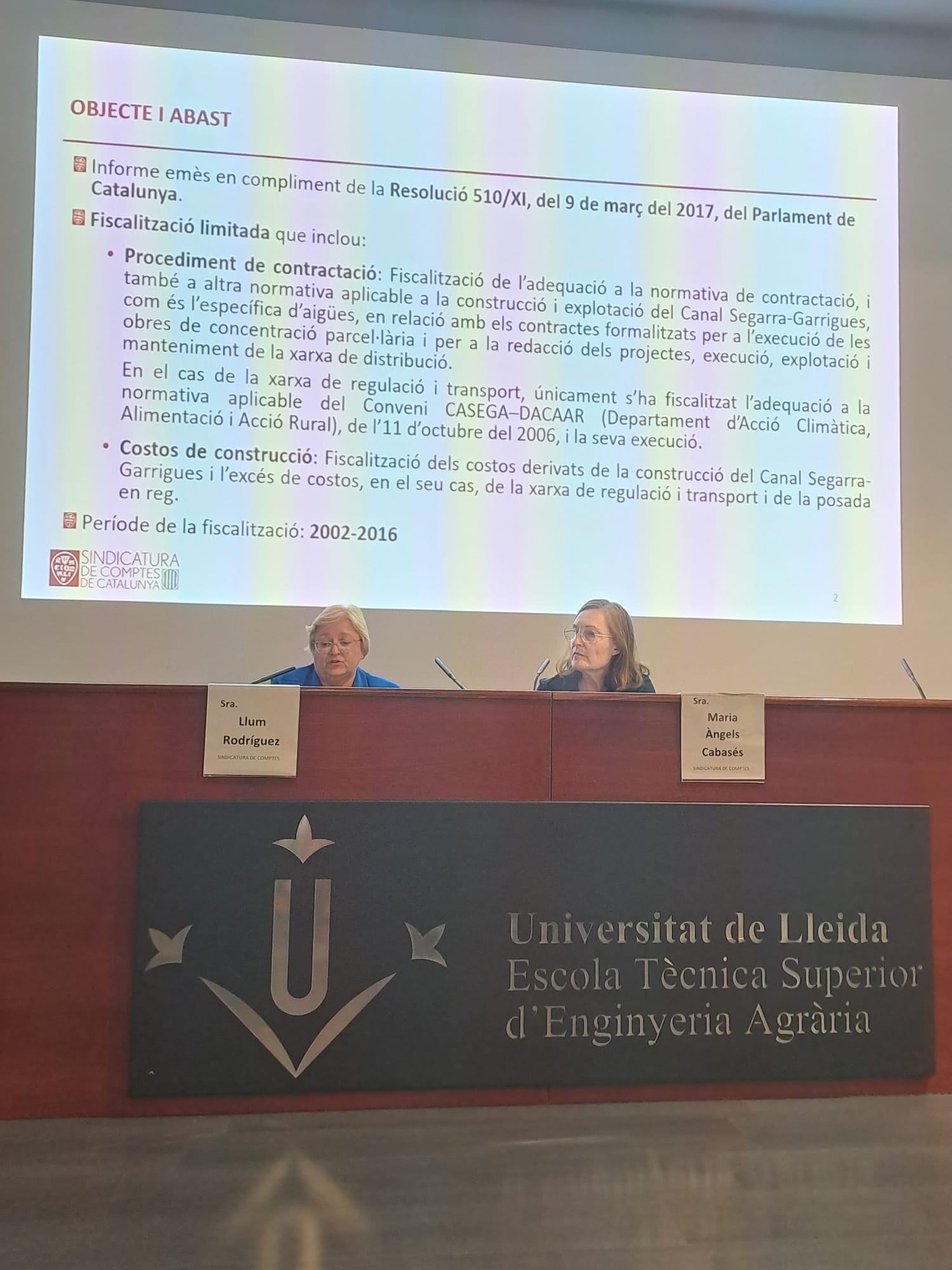 La síndica Rodríguez presenta l'informe en una aula del Campus d'Agrònoms de la UdL