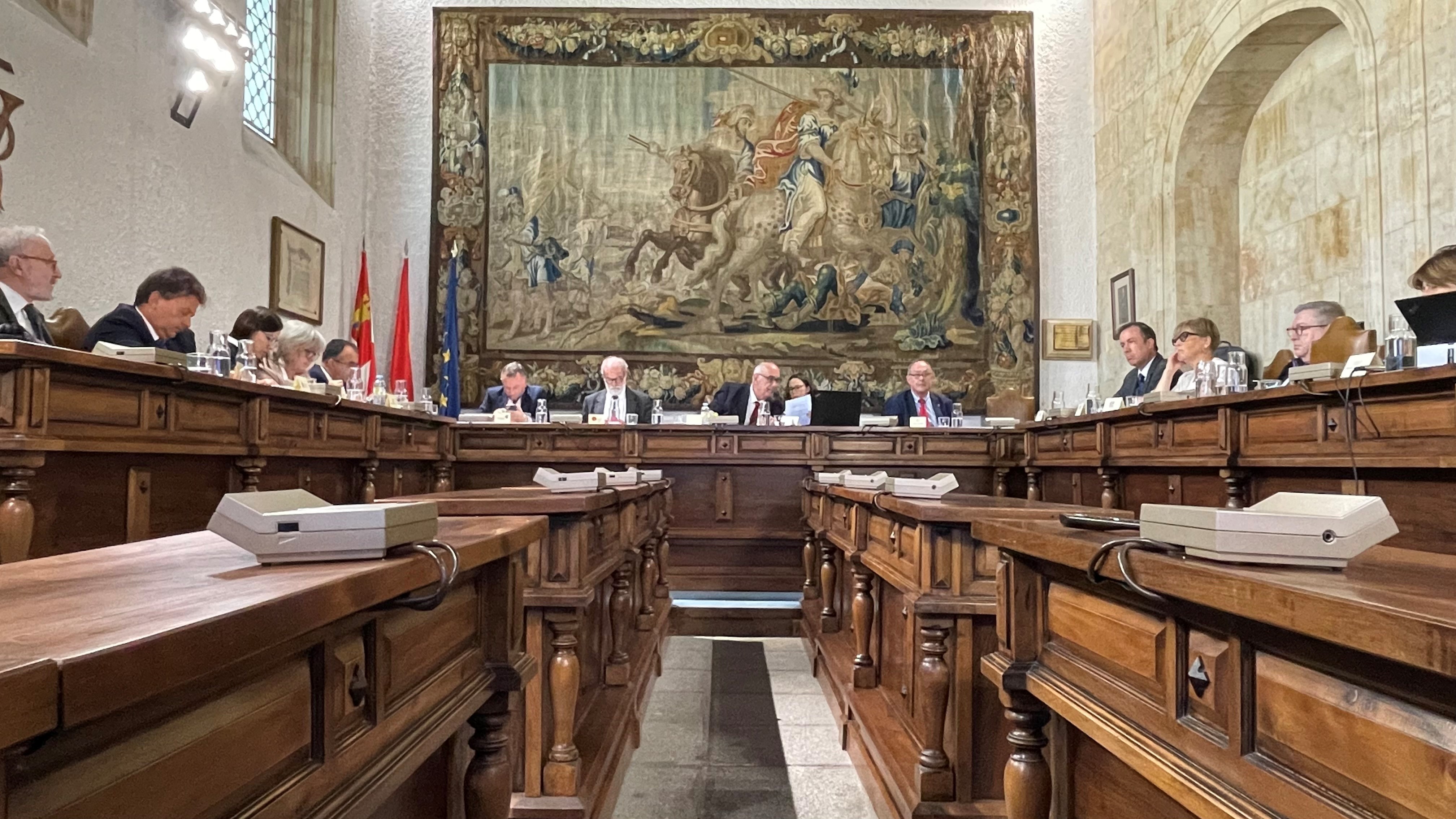 Josep Viñas, l'última de la fila de l'esquerra, a la reunió del Tribunal de Comptes i els OCEX.