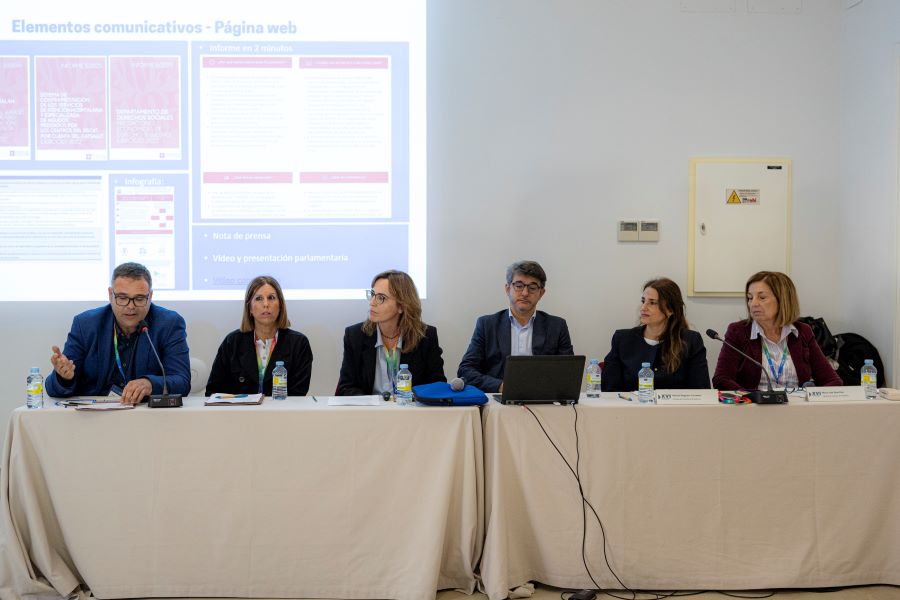 Els auditors Víctor Rosillo, Esther Laloma  i Edith Cassany, juntament amb altres ponents.