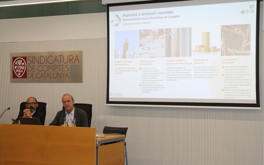 L'interventor general, David Canada, a la dreta, i l'interventor adjunt, Joan Guerrero, ahir en la presentació del Compte general del 2024.