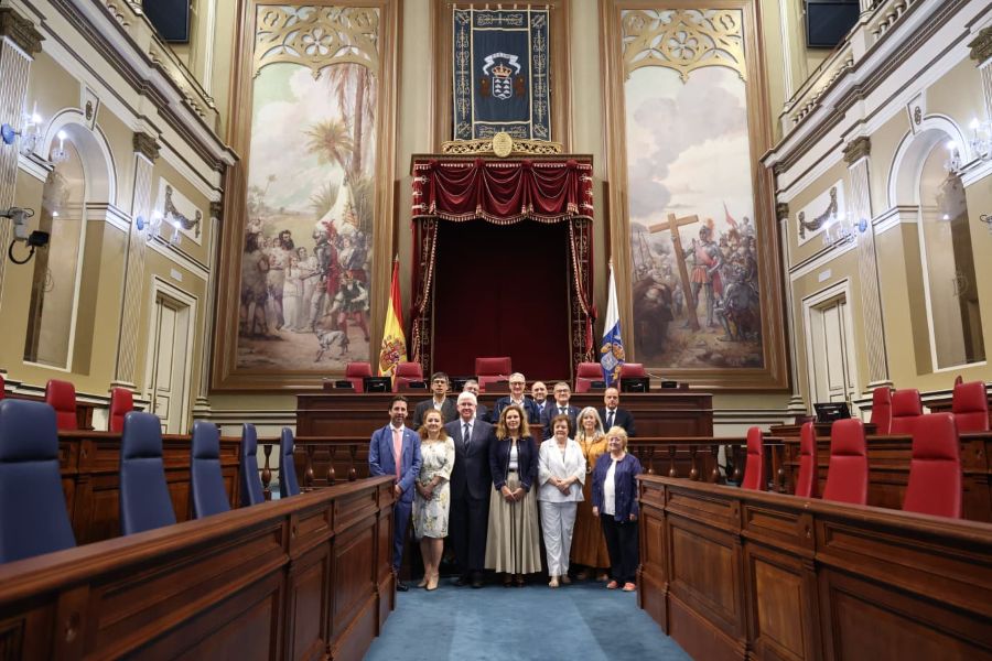 Visita al Parlament canari dels presidents de les institucions de control.