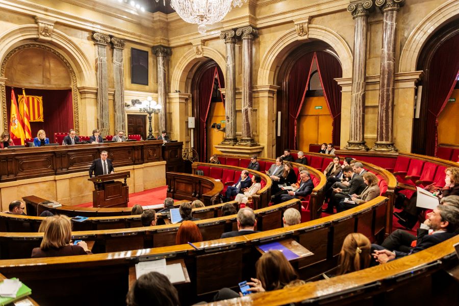 Salazar, a la tribuna d'oradors del Parlament.