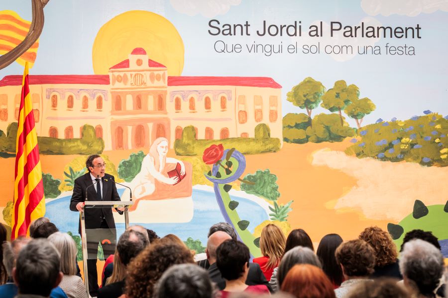 El president del Parlament, Josep Rull, a la cloenda de l'acte Sant Jordi al Parlament.