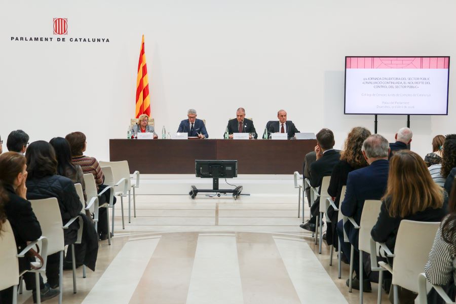 Imatge de la taula inaugural de la Jornada d'auditoria pública.
