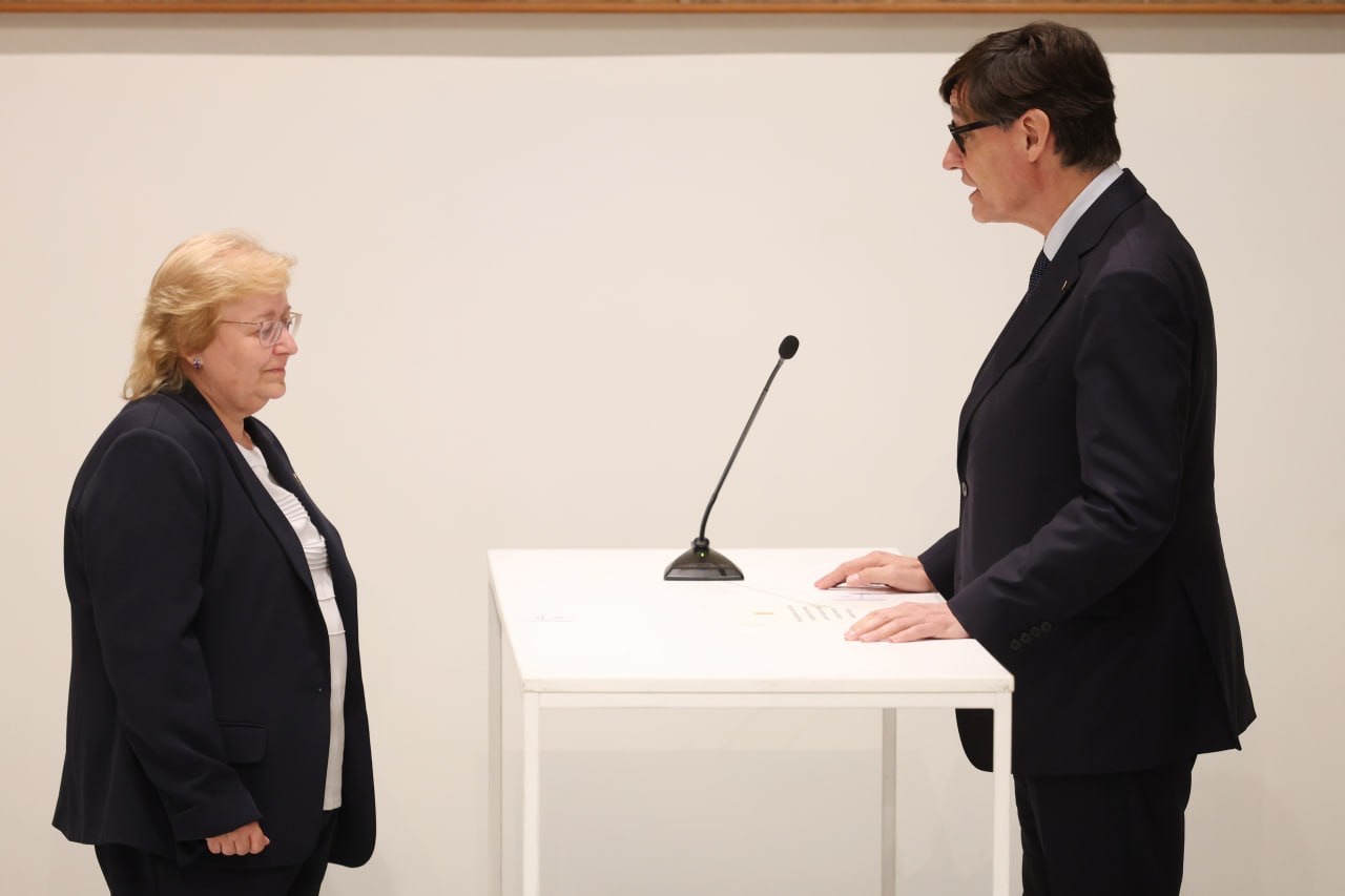 La síndica major promet el càrrec davant el president de la Generalitat.